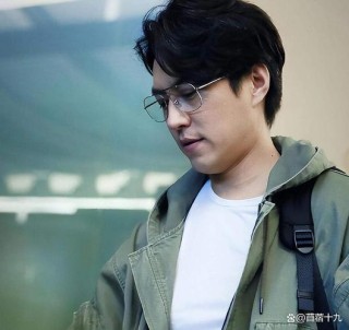 刘敏涛表情管理失控、靳东摇滚、张若昀假唱，演员唱歌翻车太搞笑