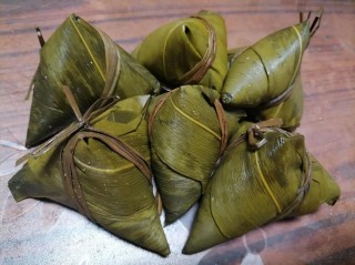 粽子千千万，独爱妈妈包的粽子