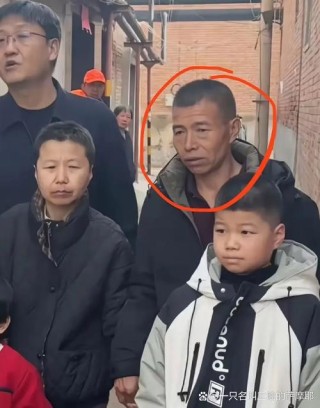 北漂男本是农村娃 （打一词牌名）