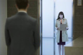E.L.詹姆斯重写《五十度灰》 霸道总裁视角讲故事
