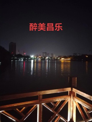 适合江边夜景的句子，为你诉说一派烟火人间的美景