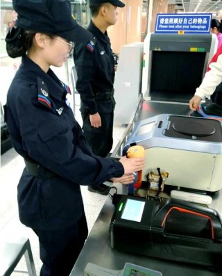 致温暖的安检