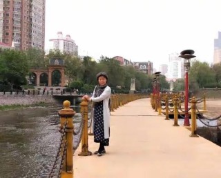庆贺改革换新貌 （打一字）