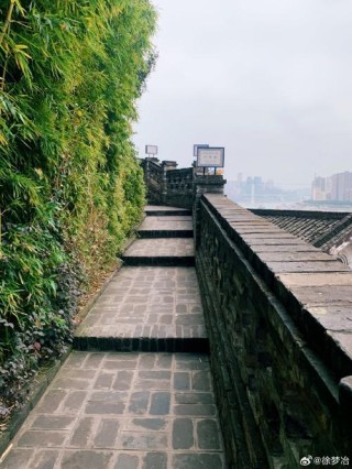 爱上这座城