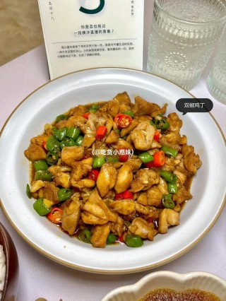 夫妻俩的极简午餐晒圈火了，简单不乏营养，网友：夏天就该这样吃