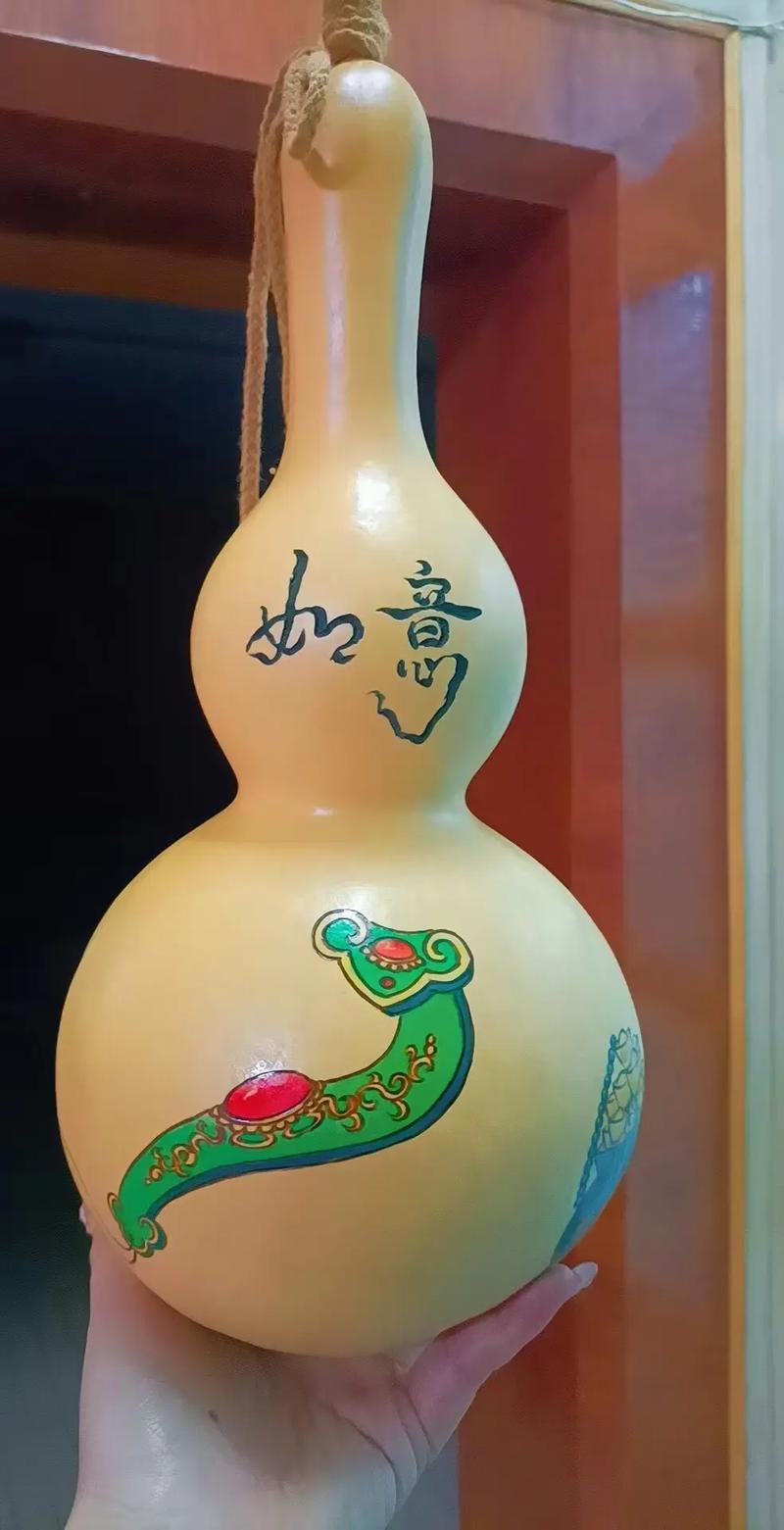 大学生村官廉毅翔,火绘葫芦传统手工艺闯销售 第1张 大学生村官廉毅翔,火绘葫芦传统手工艺闯销售 第1张