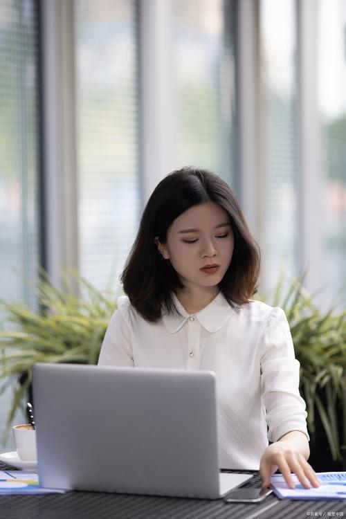 大人物的第一份工作 第1张 大人物的第一份工作 第1张