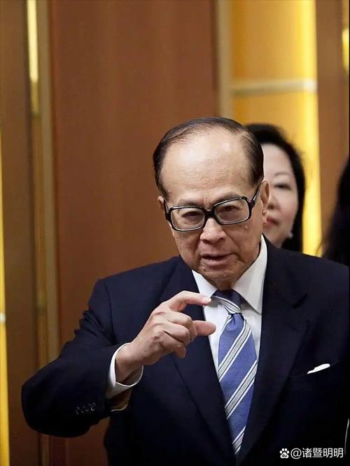 李嘉诚:永远的华人首富 第1张 李嘉诚:永远的华人首富 第1张