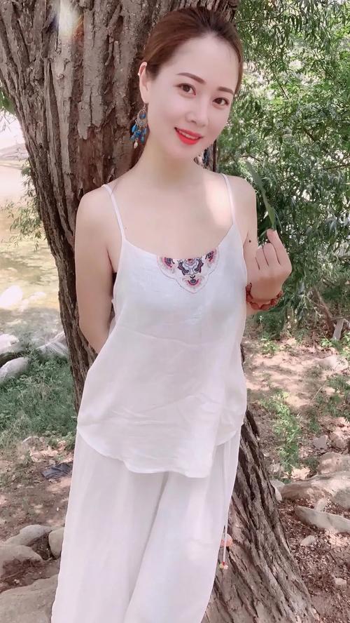 致我陪笑的那些岁月 第1张 致我陪笑的那些岁月 第1张