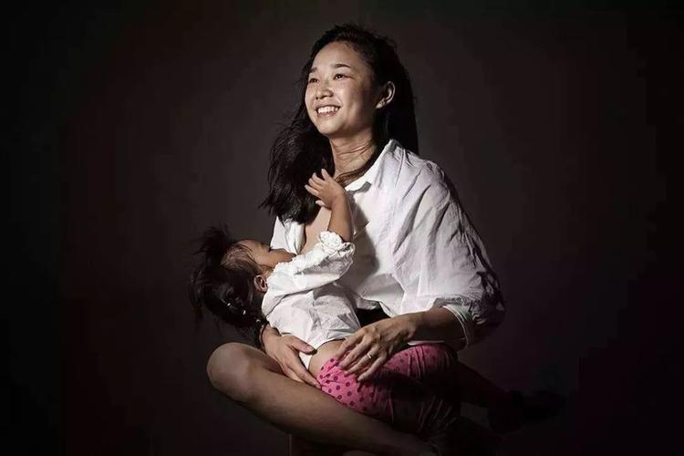 圣洁的母亲哺乳 第1张 圣洁的母亲哺乳 第1张
