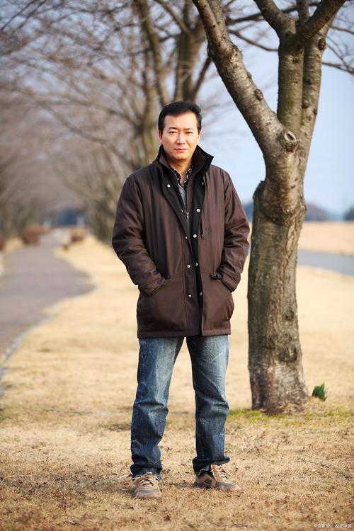多愁善感的男人  第1张