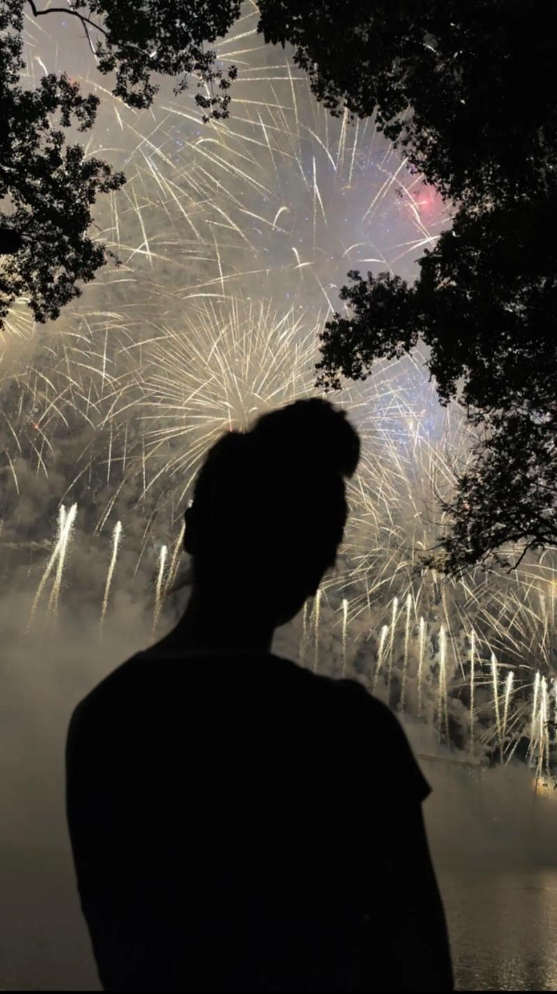 婚外恋像极了烟花,一瞬间绚丽整个天空,过后只有无尽黑暗和悔恨 第1张 婚外恋像极了烟花,一瞬间绚丽整个天空,过后只有无尽黑暗和悔恨 第1张