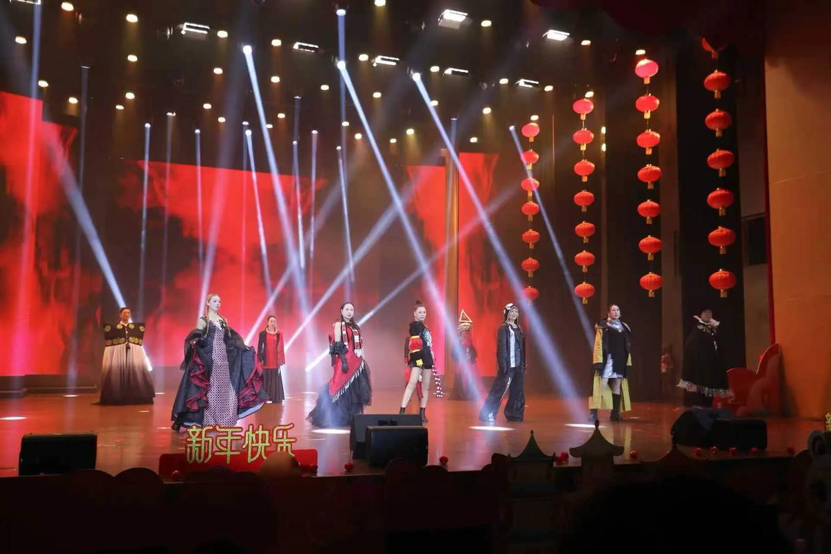 晚会结束，表演未结束 （打一贵州县名）  第1张