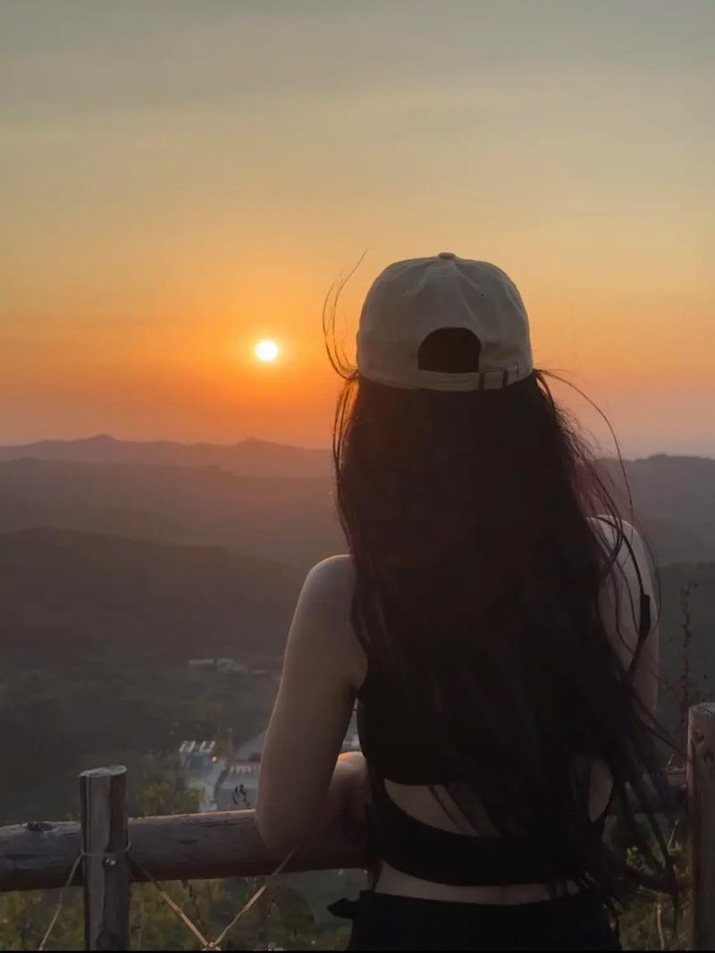 非常经典的句子:没人扶你的时候,自己要站直,路还长,背影要美 第1张 非常经典的句子:没人扶你的时候,自己要站直,路还长,背影要美 第1张