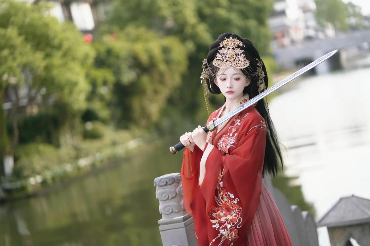 我于窗中窥伤鹤,恰如仰头见春台 第1张 我于窗中窥伤鹤,恰如仰头见春台 第1张