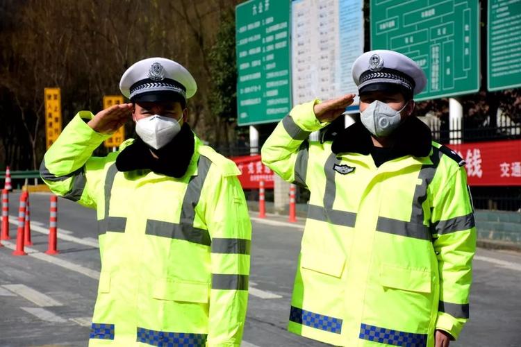 致敬抗疫一线人民警察：以生命赴使命，用热血铸警魂  第1张