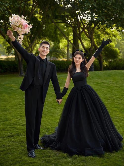 婚礼季来临!参加森系婚礼怎么穿?这样让你又精致又不喧宾夺主 第1张 婚礼季来临!参加森系婚礼怎么穿?这样让你又精致又不喧宾夺主 第1张