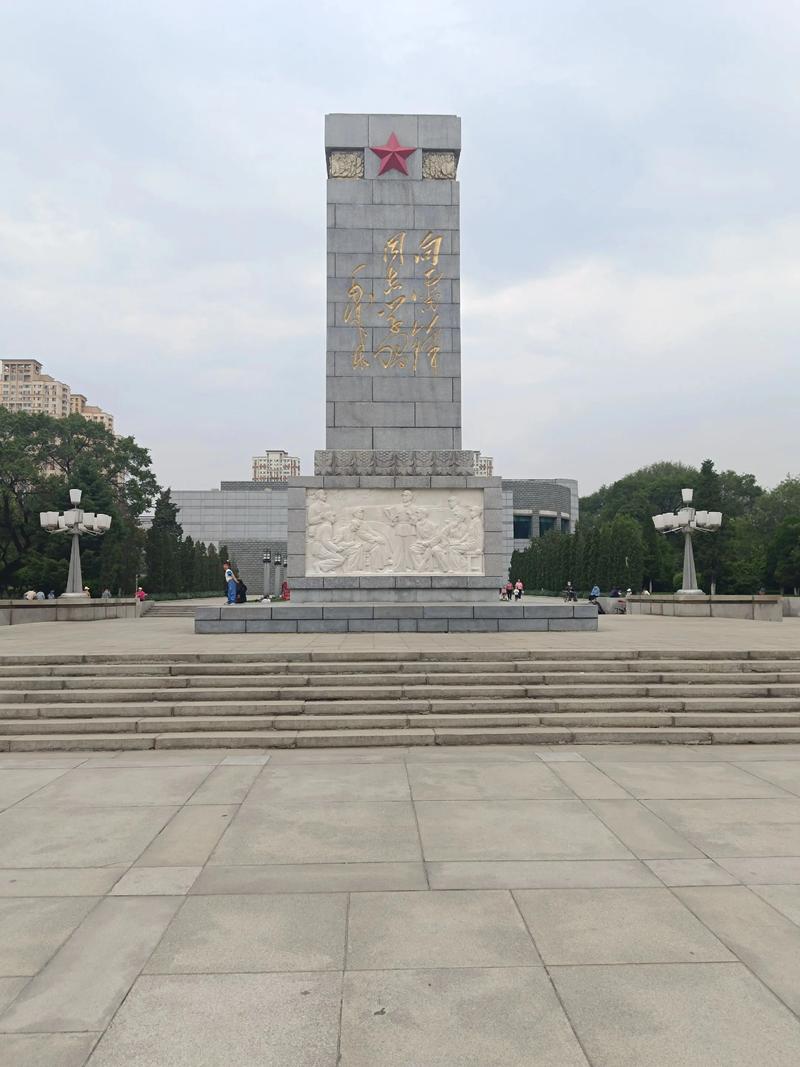 雷锋精神,一座永不褪色的丰碑 第1张 雷锋精神,一座永不褪色的丰碑 第1张