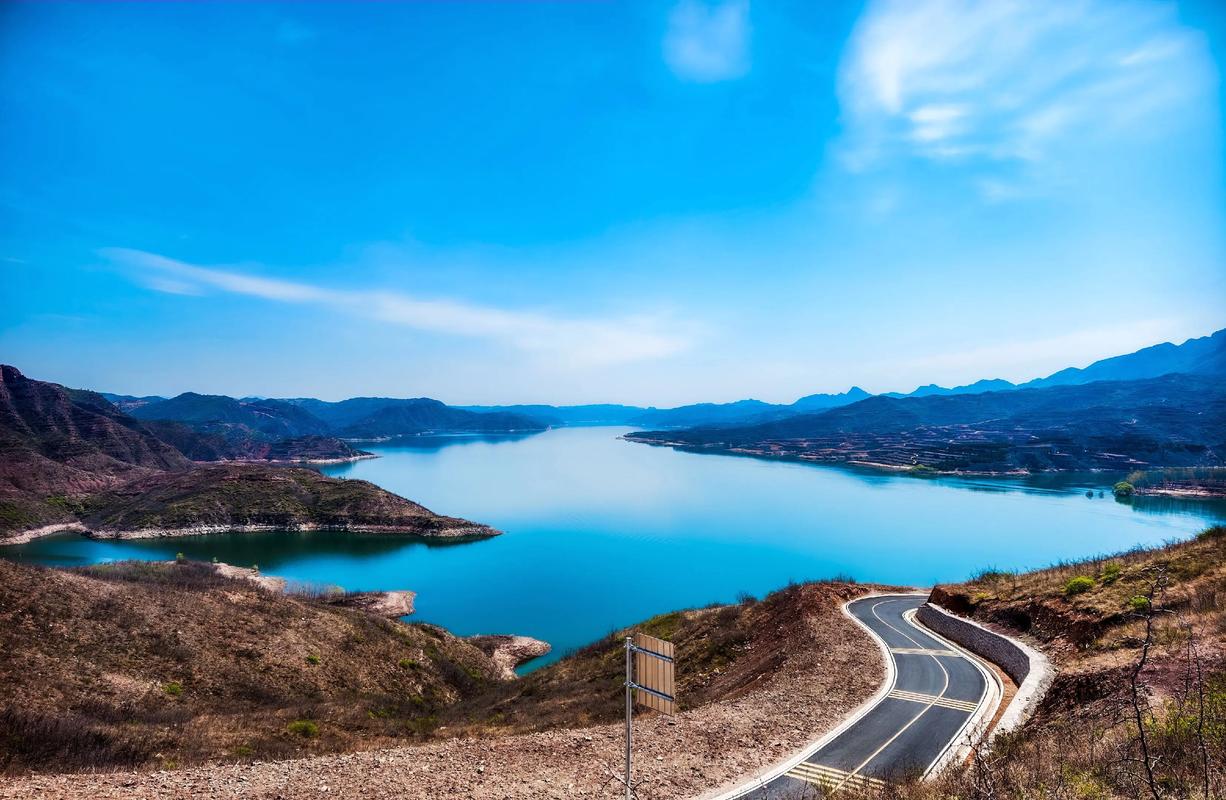熟悉的地方没有风景  第1张