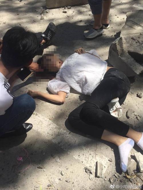 小说：美女车祸导致气胸窒息，危在旦夕，小伙神奇出手救活  第1张