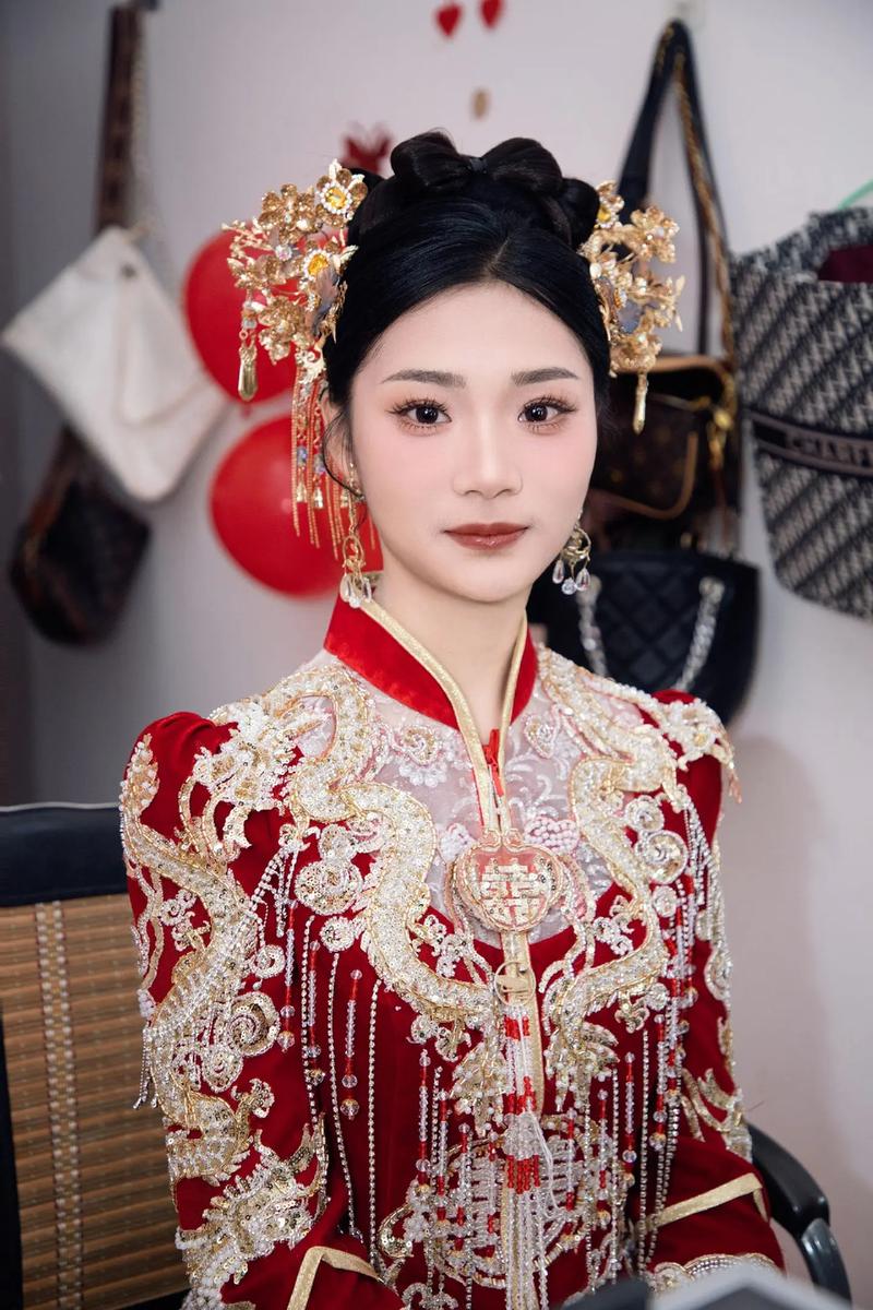 散文,新娘新妆又新装,惊艳细碎时光 第1张 散文,新娘新妆又新装,惊艳细碎时光 第1张