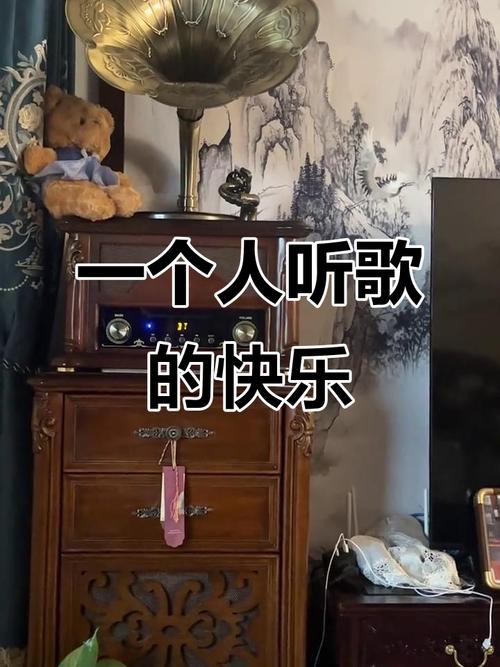 一个人静静听歌发朋友圈句子:独自聆听,音乐的心语 第1张 一个人静静听歌发朋友圈句子:独自聆听,音乐的心语 第1张