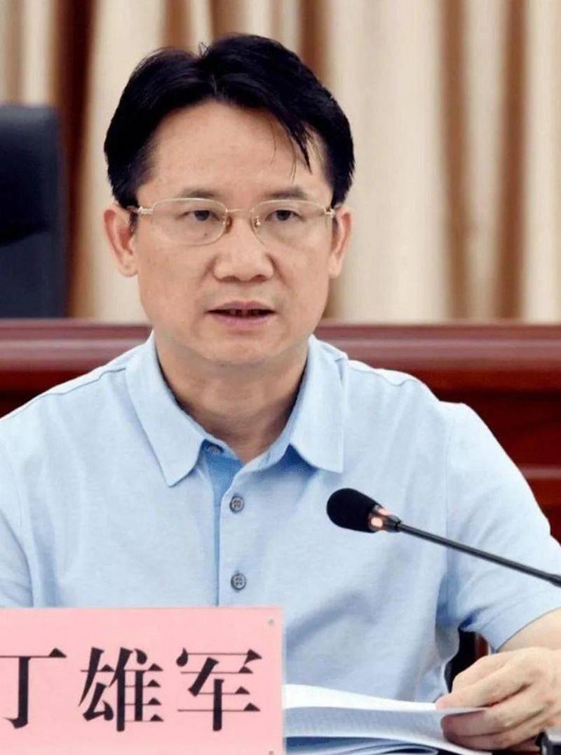 丁雄军:茅台围绕着酒业周边产品做了一些尝试,“KK先生昨天晚上吃冰淇凌的照片朋友圈已经发了” 第1张 丁雄军:茅台围绕着酒业周边产品做了一些尝试,“KK先生昨天晚上吃冰淇凌的照片朋友圈已经发了” 第1张