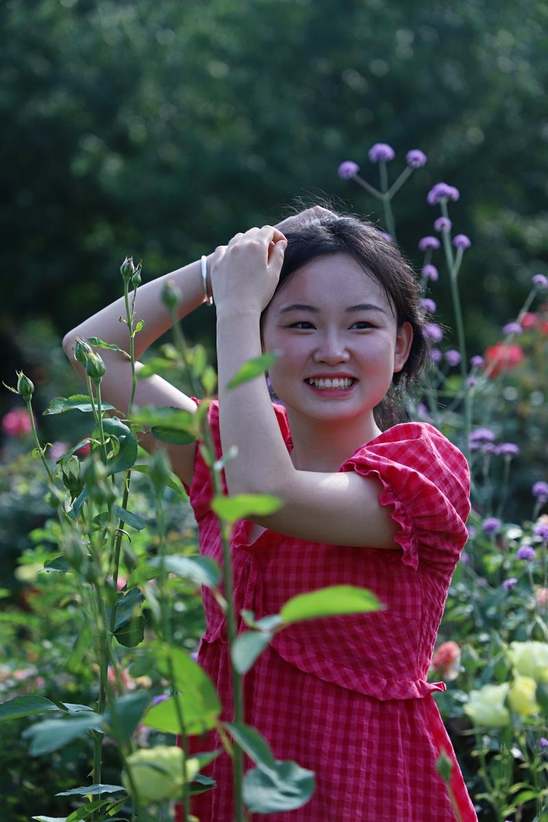 **淑女,笑靥如花绽绚烂** 第1张 **淑女,笑靥如花绽绚烂** 第1张